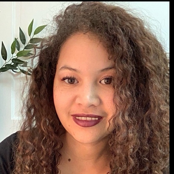 Meet your Poshers - Picture 2 of 6